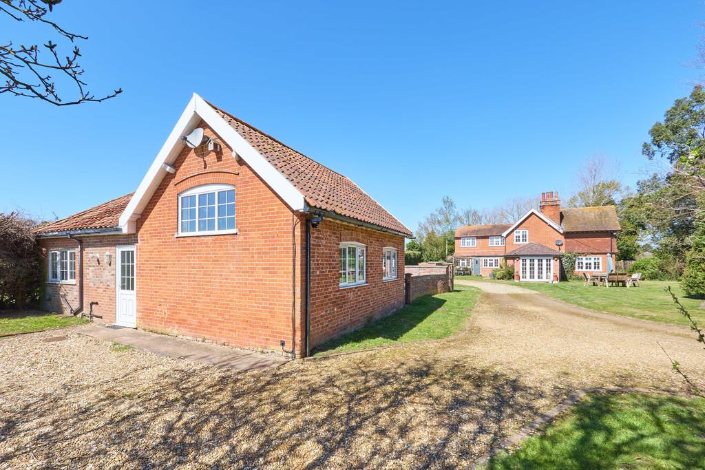 Parkside Weeting 2704250007