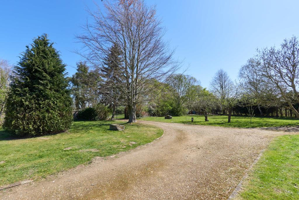 Parkside Weeting 2704250009