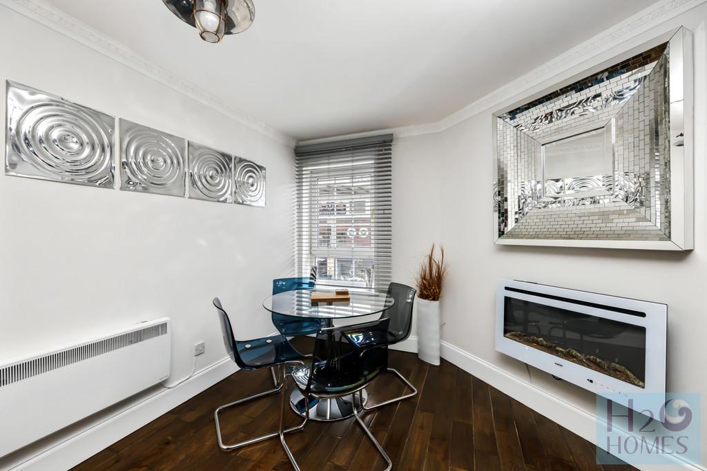 Portside Flat 2-010