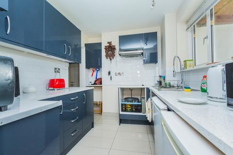 6 Alexander Place, Irthlingborough, Wellingborough, NN9 5UX