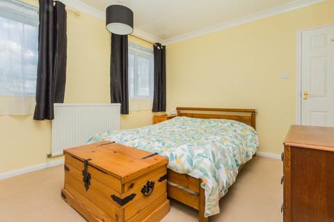 6 Alexander Place, Irthlingborough, Wellingborough, NN9 5UX