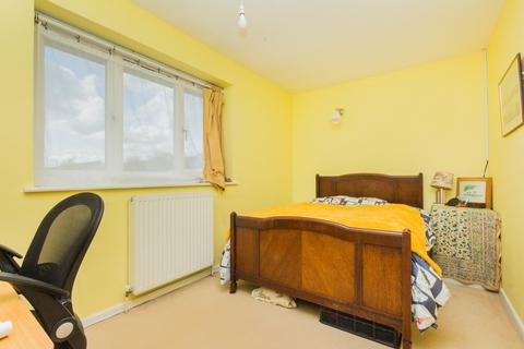 6 Alexander Place, Irthlingborough, Wellingborough, NN9 5UX