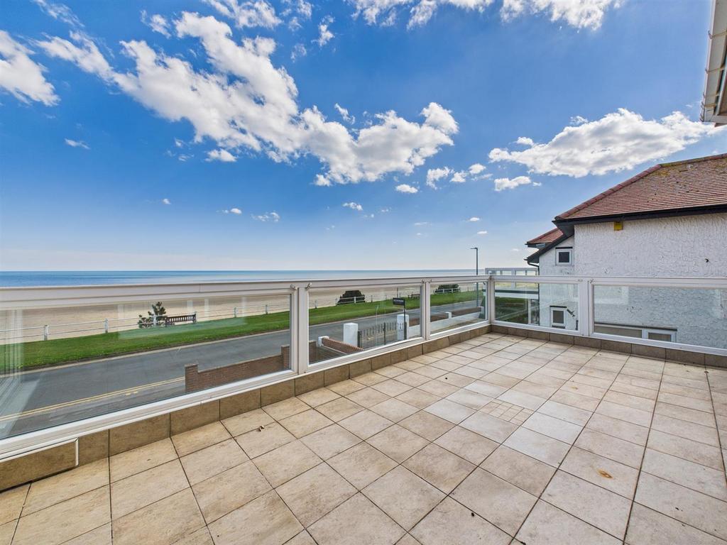 Outer balcony: