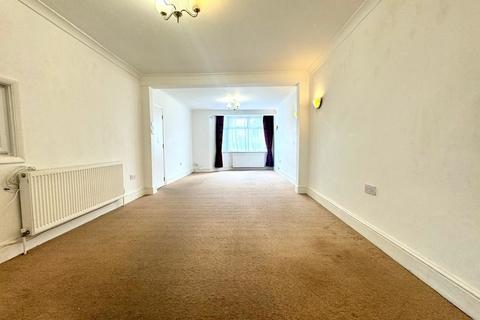 3 bedroom semi-detached house to rent, Whitefriars Drive, Harrow