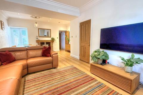undefined, Charles Street, Petersfield GU32