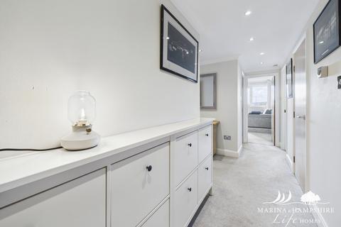2 bedroom apartment for sale, Oyster Quay, Portsmouth PO6