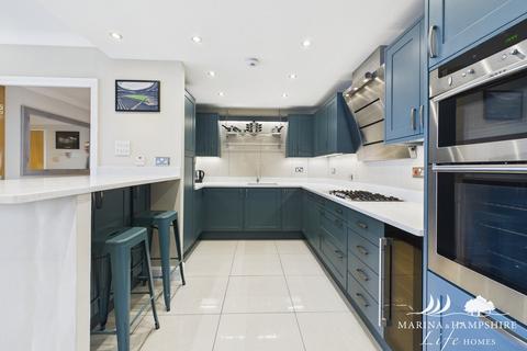2 bedroom apartment for sale, Oyster Quay, Portsmouth PO6