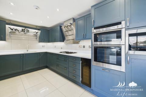 2 bedroom apartment for sale, Oyster Quay, Portsmouth PO6