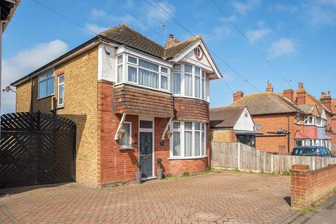 4 bedroom detached house for sale, Hartsdown Road, Margate