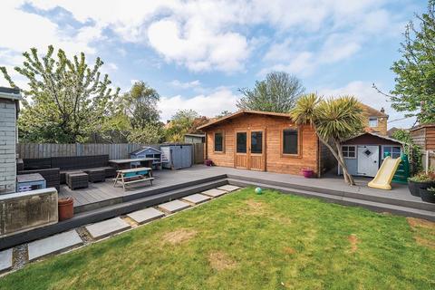 4 bedroom detached house for sale, Hartsdown Road, Margate