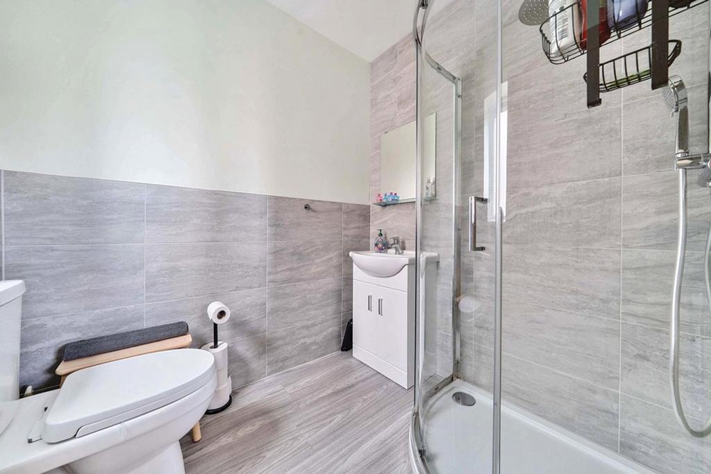 Shower Room WC