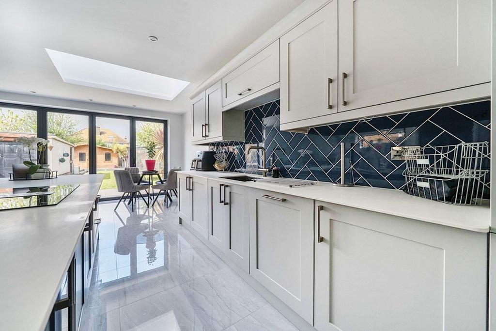 Kitchen &amp; Reception Room