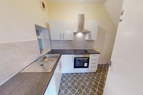 3 bedroom terraced house to rent, Marsland Place, Bradford BD3