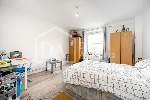4 bedroom apartment to rent, Peckwater Street, Kentish Town, London