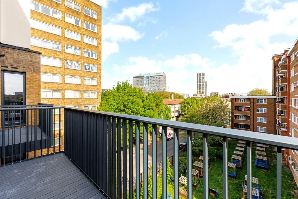 90558 Flat-8-2-4-Sidney-Street (18)