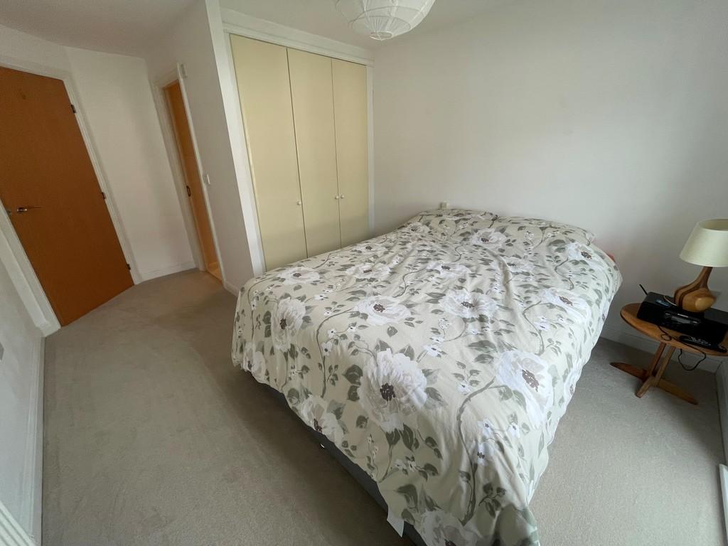 Flat 21 County Wharf Bedroom 1 2