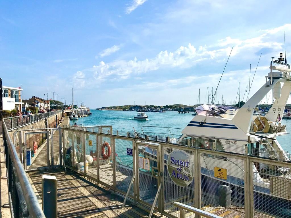 Flat 21 County Wharf River
