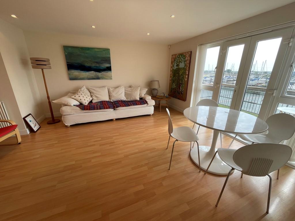 Flat 21 County Wharf Lounge 2