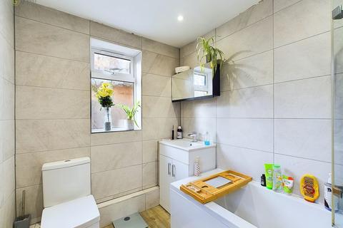 5 Hollyfield Crescent, Sutton Coldfield, B75 7SW