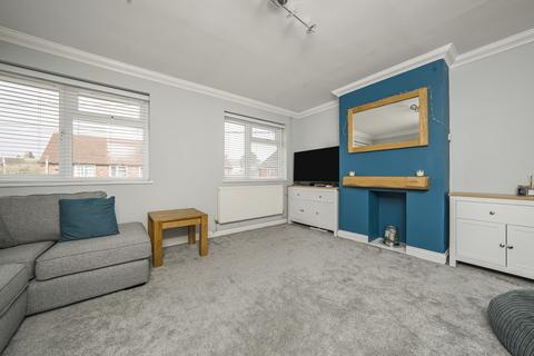 10 Adrian Close, Harefield, Uxbridge, UB9 6EN