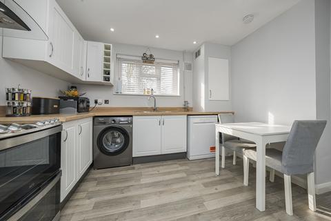 10 Adrian Close, Harefield, Uxbridge, UB9 6EN