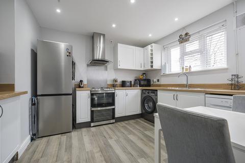 10 Adrian Close, Harefield, Uxbridge, UB9 6EN