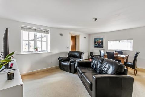 2 bedroom apartment to rent, Church Street, Dorking