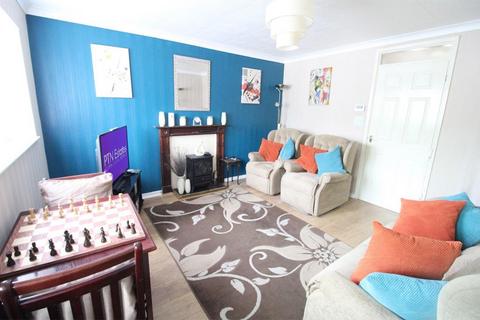 1 bedroom flat for sale, High Street, Pensnett, Brierley Hill