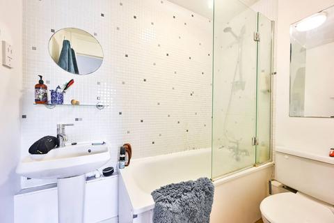 1 bedroom flat to rent, Mayfield Road, Shepherd's Bush, London, W12