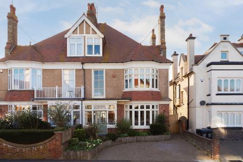 9 Cornwall Gardens, Cliftonville, Margate, CT9 2JH