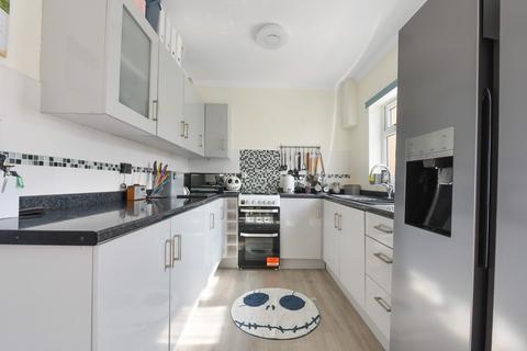 16 Earl Road, Northfleet, Gravesend, DA11 7AF