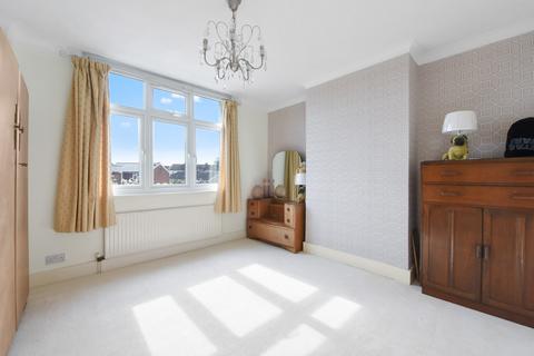 16 Earl Road, Northfleet, Gravesend, DA11 7AF