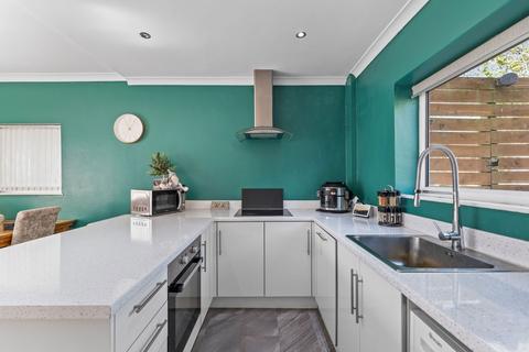 98 Wharncliffe Road, Wakefield, WF2 7PZ