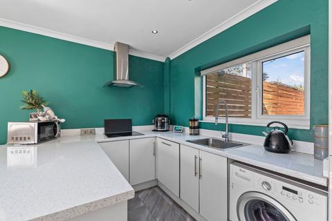 98 Wharncliffe Road, Wakefield, WF2 7PZ