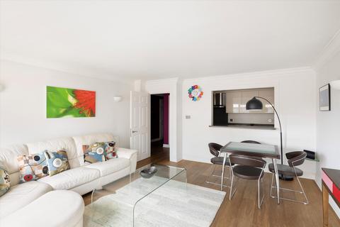 1 bedroom flat for sale, Crown Court, London, WC2B