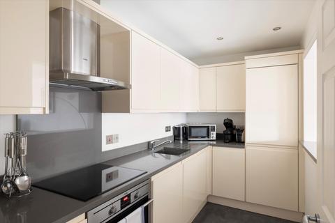 1 bedroom flat for sale, Crown Court, London, WC2B