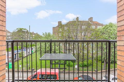 2 bedroom flat to rent, Yukon Road, London