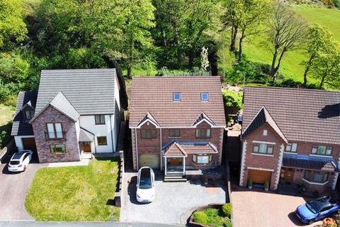 6 The Oaks, Cimla, Neath, SA11 3RJ