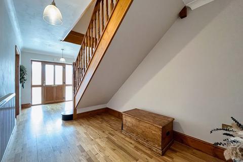 6 The Oaks, Cimla, Neath, SA11 3RJ