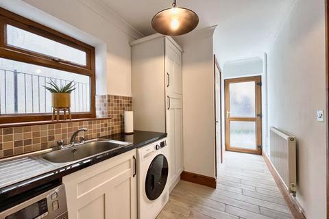 6 The Oaks, Cimla, Neath, SA11 3RJ