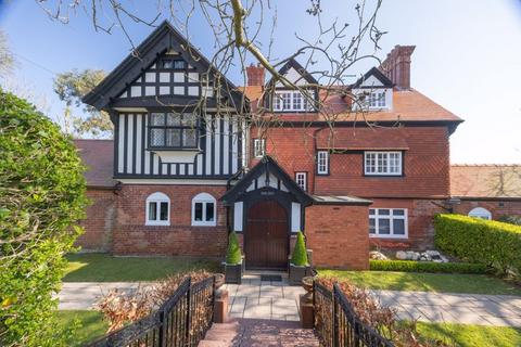 5 bedroom detached house for sale, Oakleigh Glencrutchery Road, Douglas
