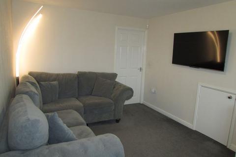 2 bedroom semi-detached house to rent, Queen Victoria Street Rochdale.,