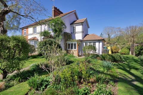 1, Walnut Tree Cottage Brick Hill, Chobham, Woking, GU24 8TQ