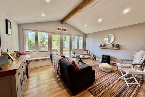2 Fieldhead Gardens, Bourne End, SL8 5RN