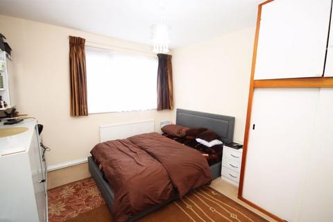 17 Thomas A Beckett Close, Wembley, HA0 2SH