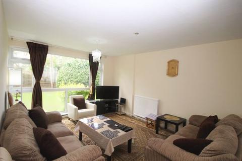 17 Thomas A Beckett Close, Wembley, HA0 2SH