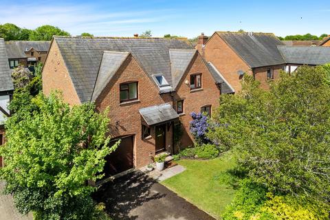 7 Stonecroft Close, Bishops Cleeve, Cheltenham, GL52 8SW