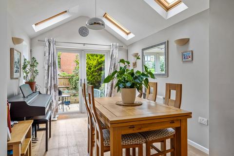 7 Stonecroft Close, Bishops Cleeve, Cheltenham, GL52 8SW