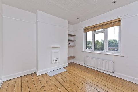 undefined, Hampton Court Way, Thames Ditton, KT7