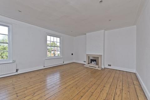 3 bedroom apartment for sale, Hampton Court Way, Thames Ditton, KT7